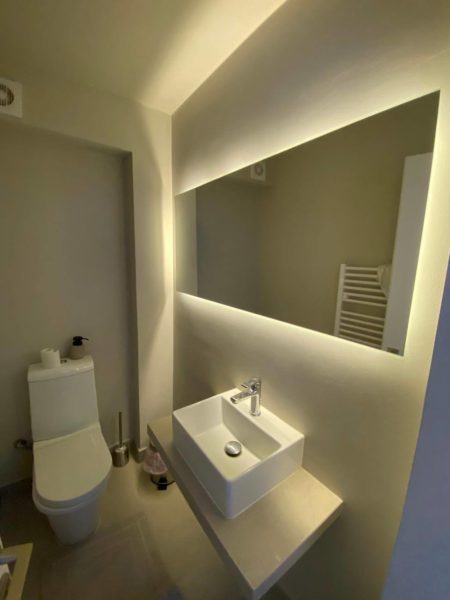 Καθρέφτης Μπάνιου με φωτισμό LED